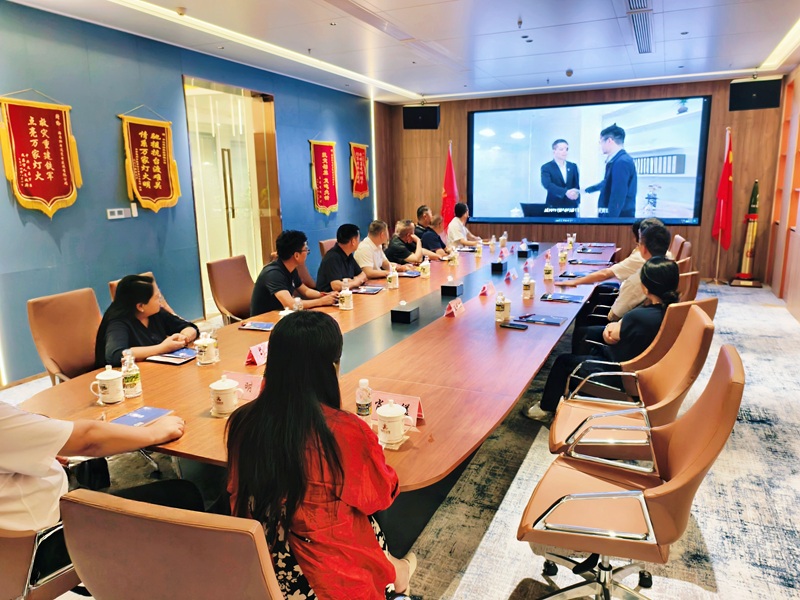 关怀暖心聚合力 返乡兴业谋新篇 赵新文一行莅临中汪建设集团考